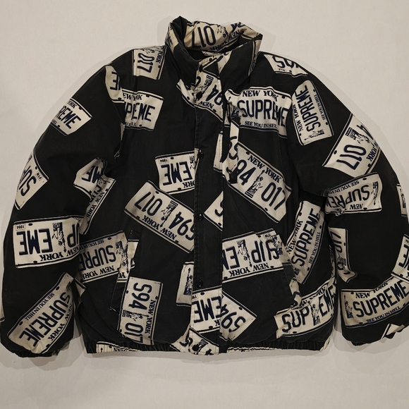 SUPREME LICENSE PLATE PUFFER - SIZE XL - Picture 3 of 9